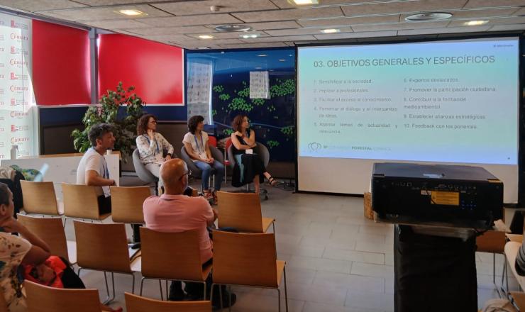 Participación en 'Herramientas de educación y gestión forestal'