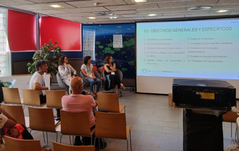 Participación en 'Herramientas de educación y gestión forestal'